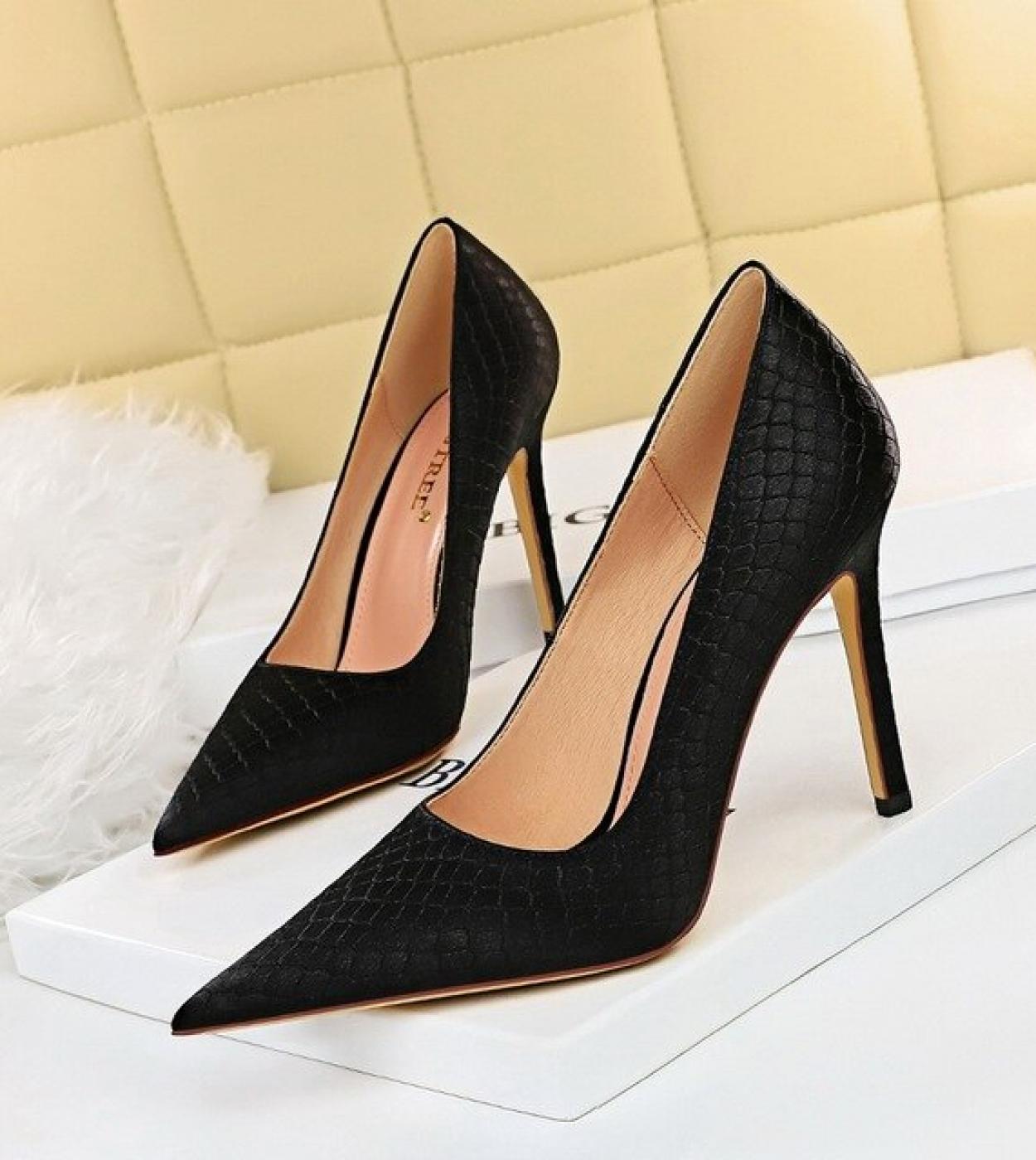 Size 4 women's pumps sale