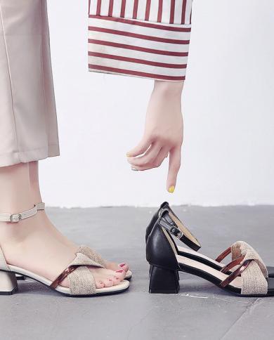 The New Elegant Medium Heel Sandals For Women Summer 2022 Fashion Peep Toe High Heels Ladies Chunky Heel Casual Designer