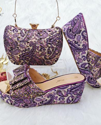 Qsgfc Italian Design Purple Color Retro Exquisite Paisley Pattern Metal Decoration Ladies Middle Heel Sandals Shoe Bag S