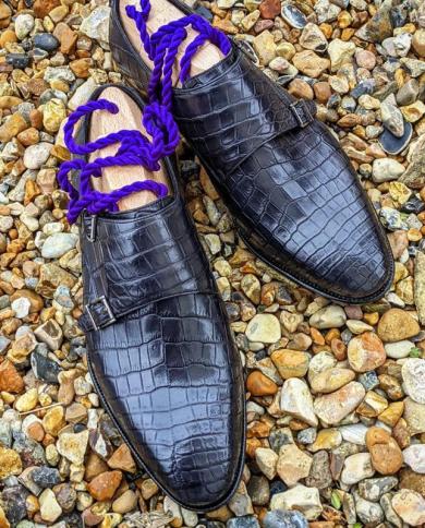 Nuevos zapatos de vestir negros para hombres Patrón de cocodrilo Punta cuadrada Resbalón en los zapatos de monje de doble hebill