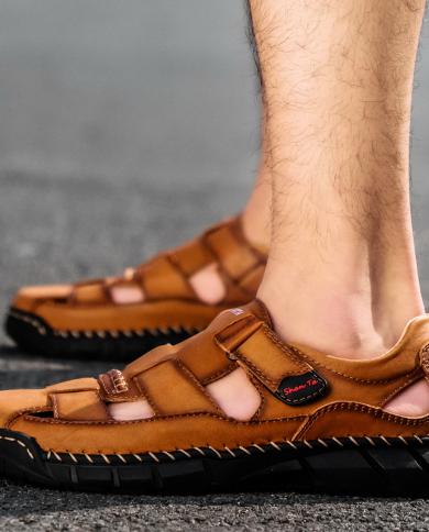 Nuevas sandalias de cuero genuino a la moda de verano transpirables para hombres, sandalias inferiores suaves y cómodas, zapatos