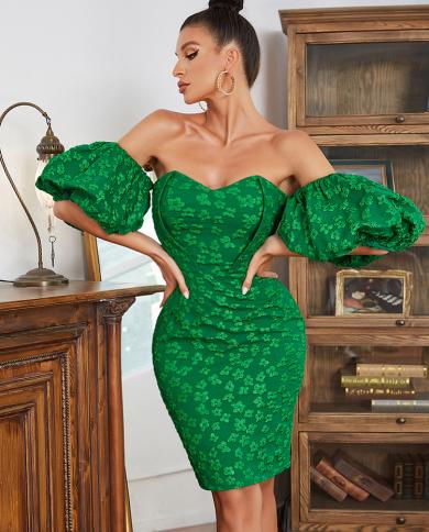 Mini vestido ajustado con hombros descubiertos y mangas abullonadas florales, elegante vestido verde bordado con flores, vestido