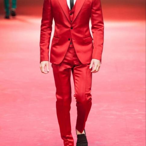 Men's Suits 2023 Selling Blazer Sets Pure Red Fashion Men Three Pieces Wedding Party Wear Costume Homme Slim Custom Made