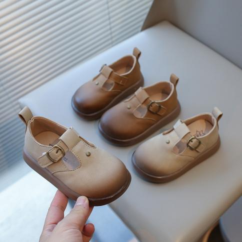 2024 أحذية جلدية ترفيهية عالية الجودة للأطفال والبنات جميعها أحذية مدرسية مسطحة للفتيات مناسبة للمدينة أحذية مشي للحديقة Chil