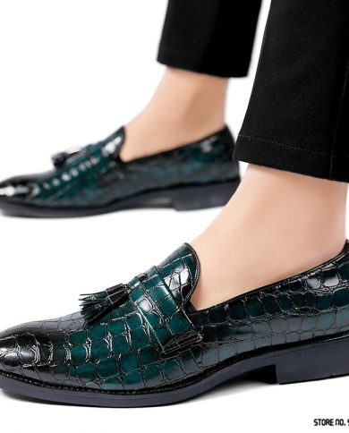Luxury Designer Pointed Crocodile Embossed Tassel Flats Oxford Shoes Men Casual Loafers Formal Dress Footwear Zapatos Ho