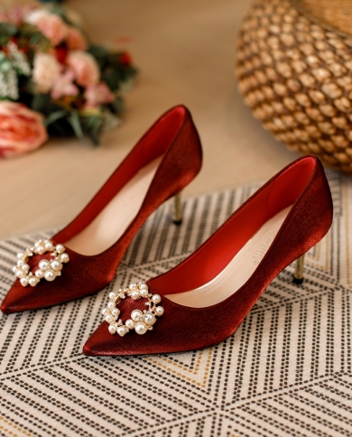 أحمر عالية الكعب النساء وأشار اصبع القدم موضة أحذية الزفاف تنفس سلسلة حبة السيدات مضخات كعب غير رسمي Chaussure فام