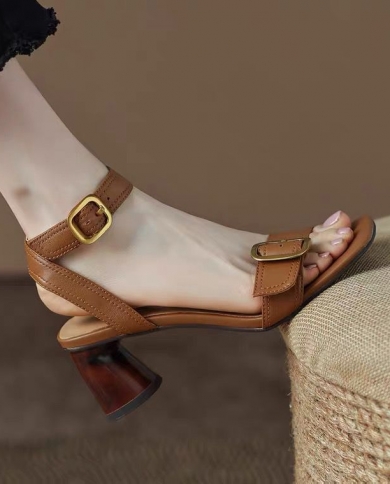 Zapatos de tacón alto para mujer, novedad de verano 2022, cabeza cuadrada Retro, hebilla de una palabra, cinturón que combina co