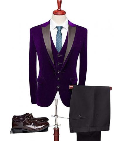 2022 Fashion Groomsmen Groom Tuxedos Peaked Lapel Purple Velvet Male Jacket Wedding Prom Party Suits Best Man Blazer Mas