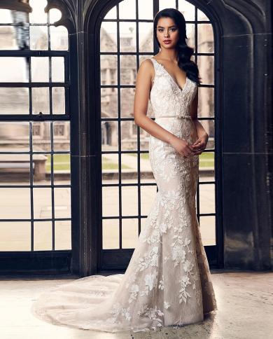 Gorgeous Lace Wedding Dresses Mermaid 2023 Applique Bridal Gowns Sweeping Train Church Sleeveless Women  V Neck Backless